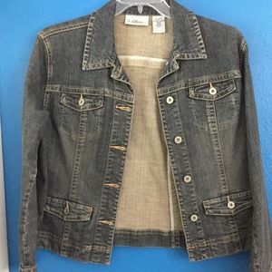 🔥BIG PRICE DROP - Chico's jean jacket